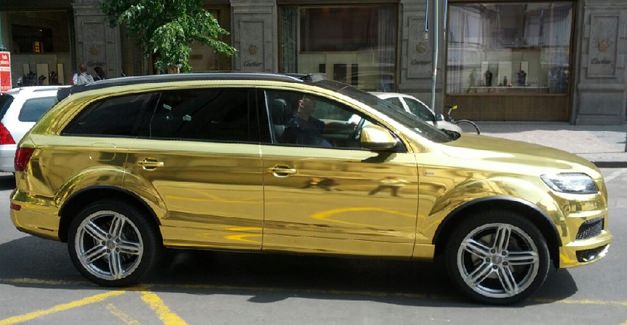 Suudi milyarderin altın kaplamalı otomobilleri