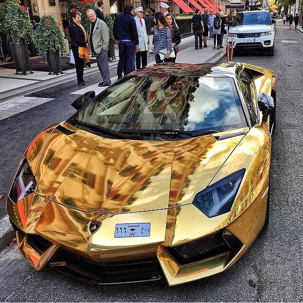 Suudi milyarderin altın kaplamalı otomobilleri