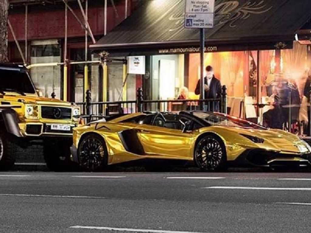 Suudi milyarderin altın kaplamalı otomobilleri