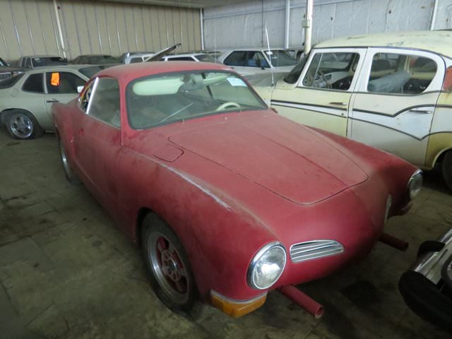 700 araçlık dev koleksiyon çürümeye bırakıldı