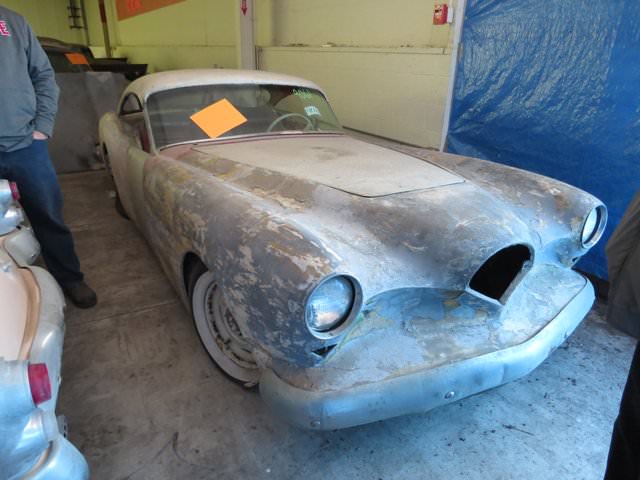 700 araçlık dev koleksiyon çürümeye bırakıldı