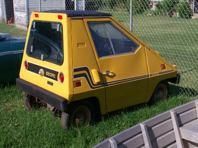 700 araçlık dev koleksiyon çürümeye bırakıldı