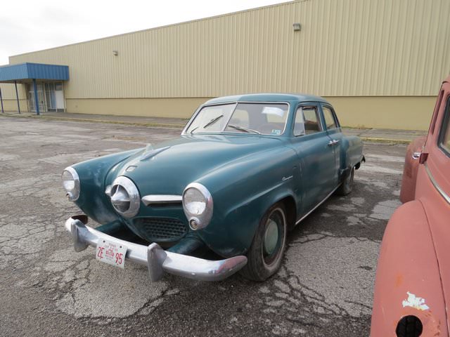 700 araçlık dev koleksiyon çürümeye bırakıldı