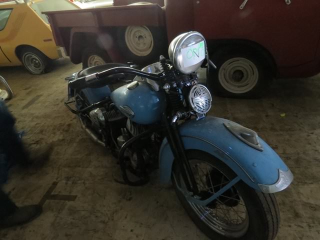 700 araçlık dev koleksiyon çürümeye bırakıldı