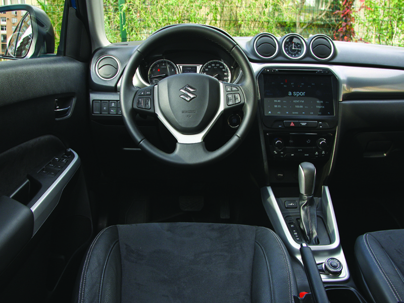 TEST · Suzuki Vitara 1.6 GLX AT