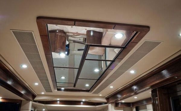 Görenleri hayrete düşüren karavanlar