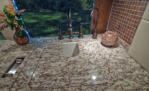 Görenleri hayrete düşüren karavanlar