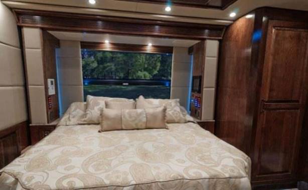 Görenleri hayrete düşüren karavanlar