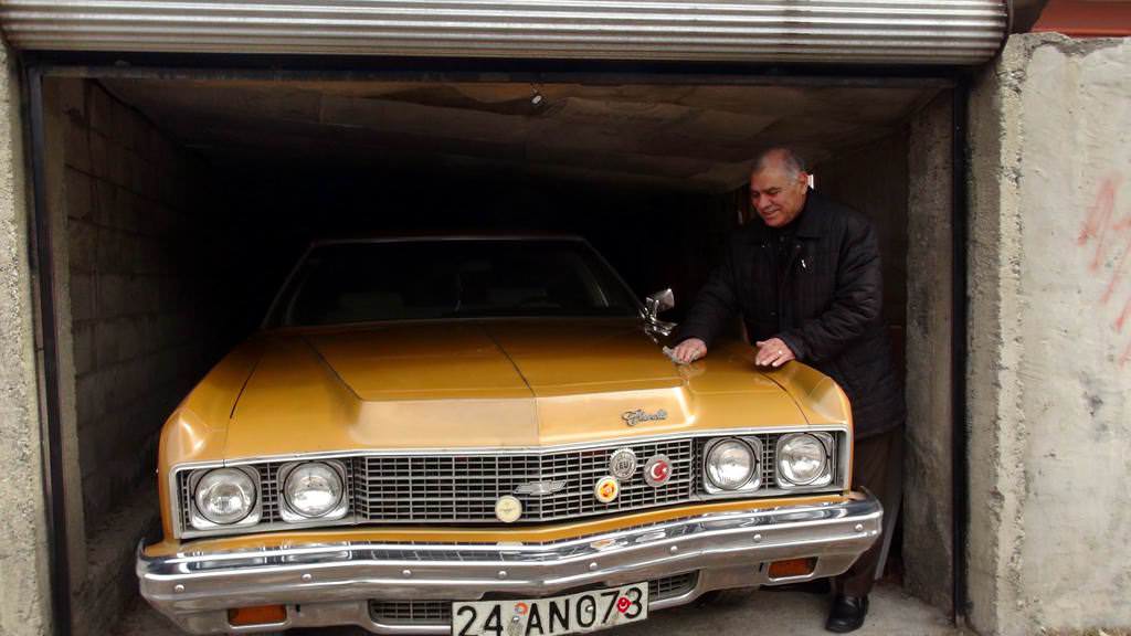Siyaset için kullanılan 1973 Chevrolet Impala artık garajda