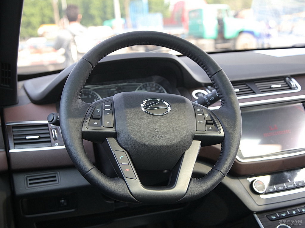 Üç kat daha ucuz Çinli Evoque peynir ekmek gibi satıyor