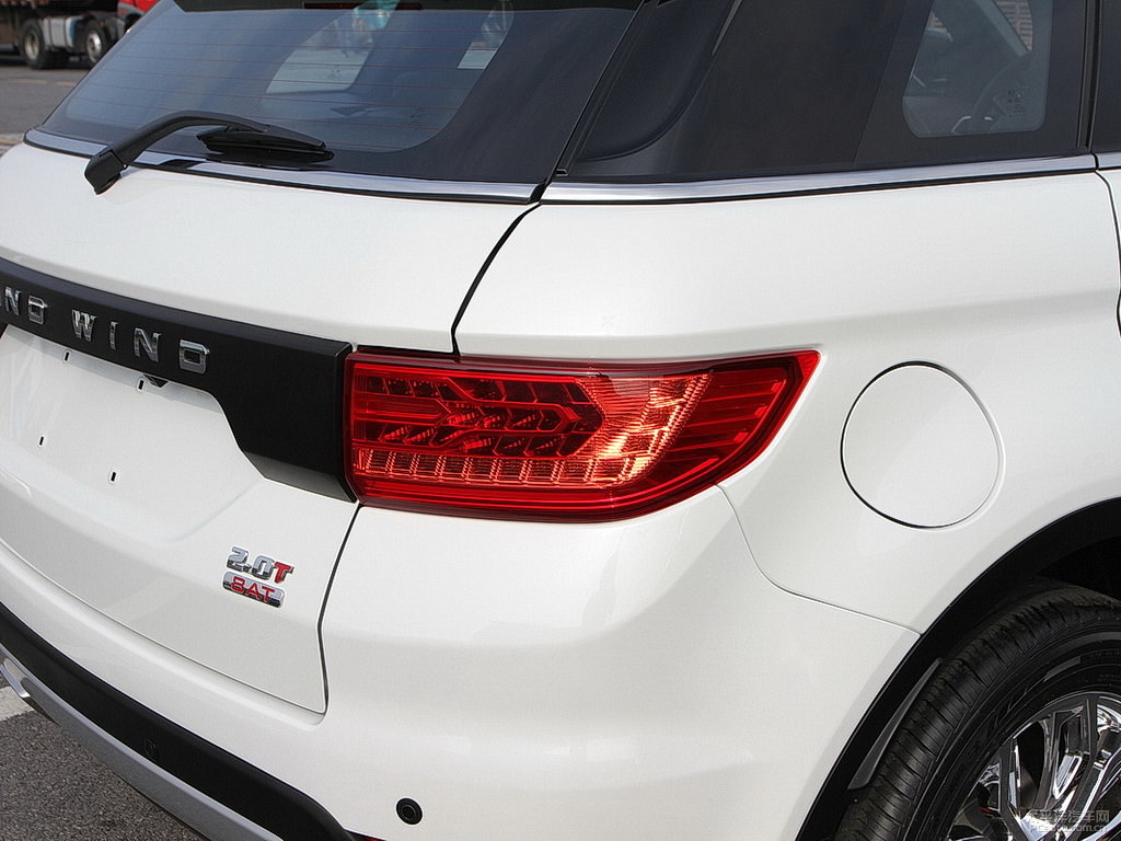 Üç kat daha ucuz Çinli Evoque peynir ekmek gibi satıyor