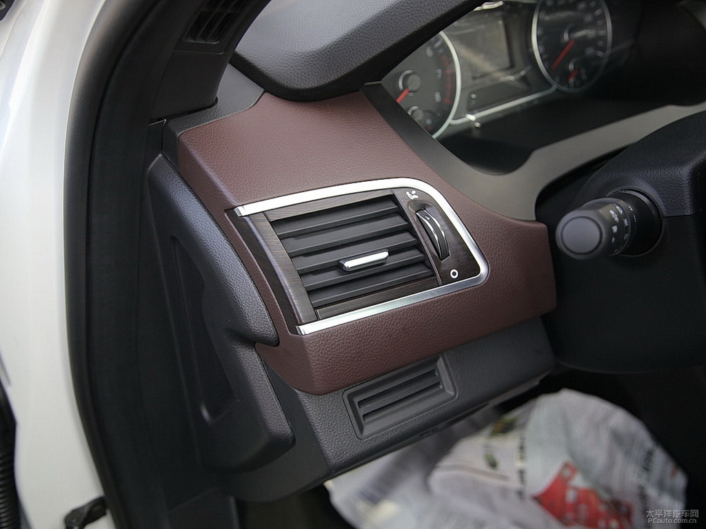 Üç kat daha ucuz Çinli Evoque peynir ekmek gibi satıyor