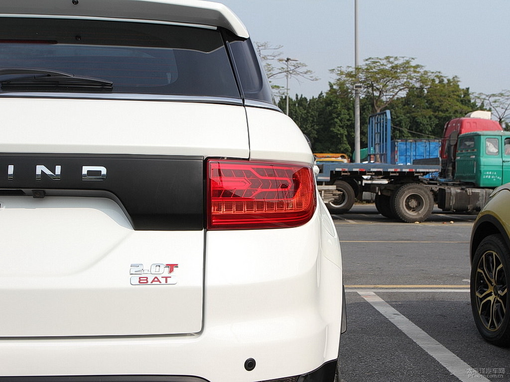 Üç kat daha ucuz Çinli Evoque peynir ekmek gibi satıyor