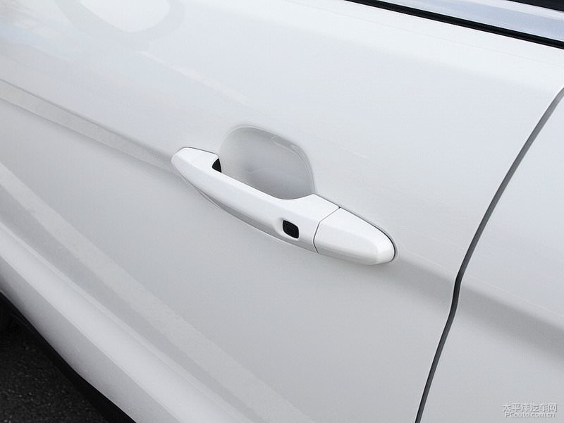 Üç kat daha ucuz Çinli Evoque peynir ekmek gibi satıyor