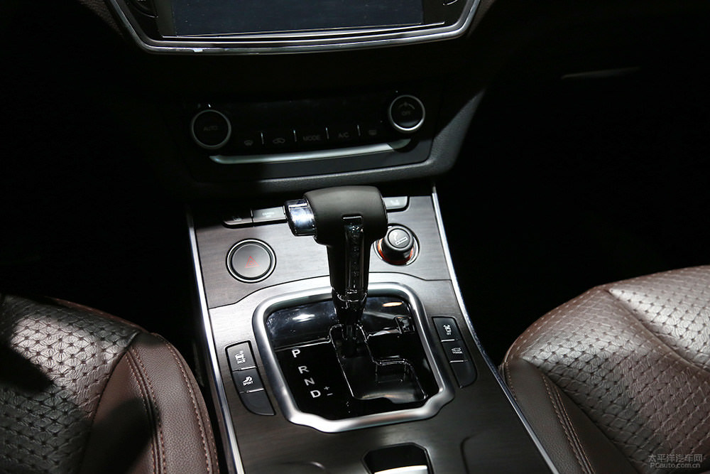 Üç kat daha ucuz Çinli Evoque peynir ekmek gibi satıyor