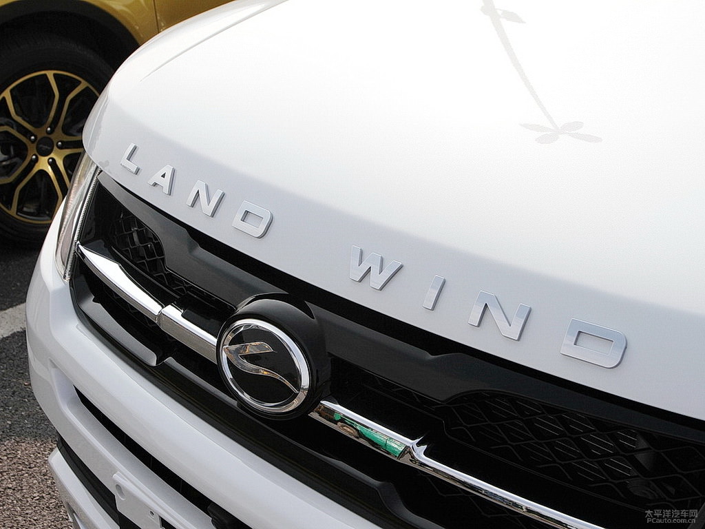 Üç kat daha ucuz Çinli Evoque peynir ekmek gibi satıyor