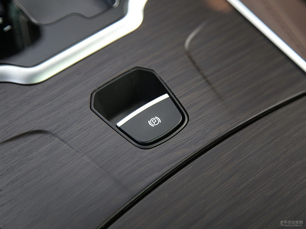 Üç kat daha ucuz Çinli Evoque peynir ekmek gibi satıyor