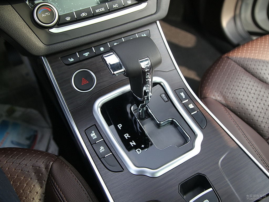 Üç kat daha ucuz Çinli Evoque peynir ekmek gibi satıyor