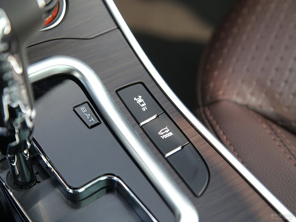 Üç kat daha ucuz Çinli Evoque peynir ekmek gibi satıyor