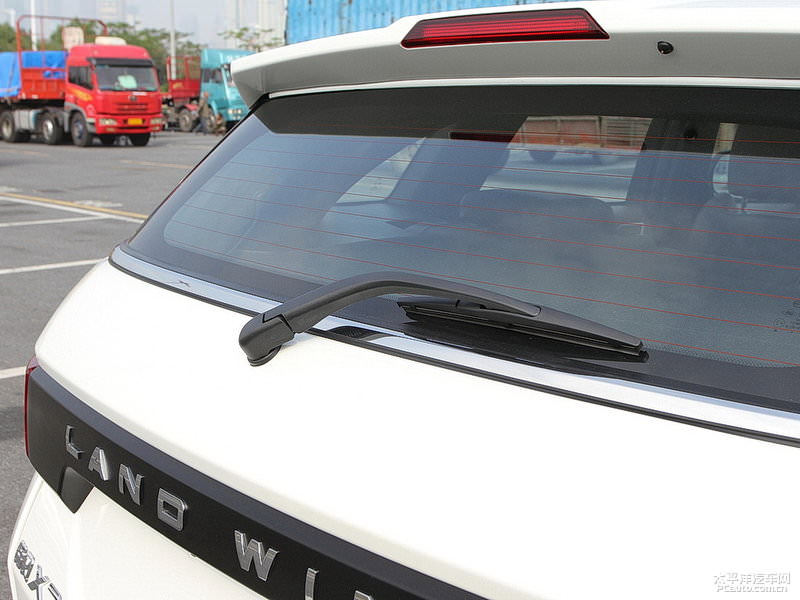 Üç kat daha ucuz Çinli Evoque peynir ekmek gibi satıyor