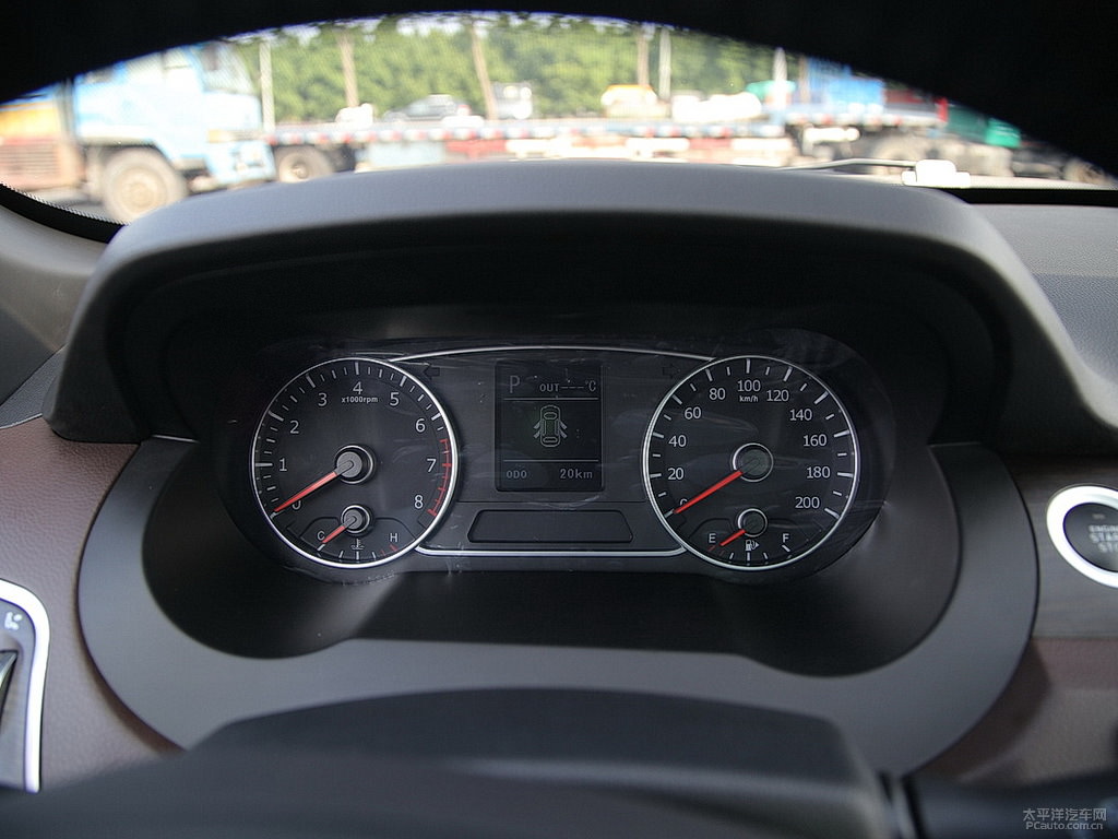 Üç kat daha ucuz Çinli Evoque peynir ekmek gibi satıyor