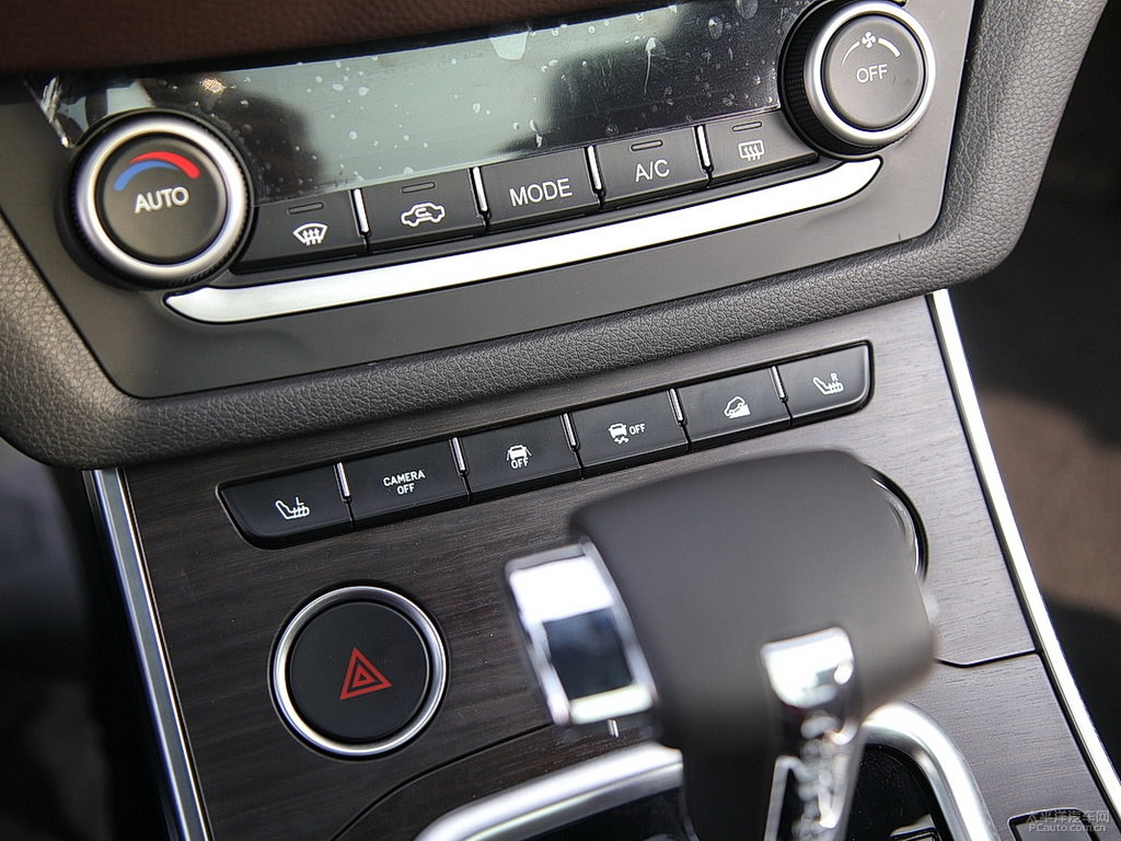 Üç kat daha ucuz Çinli Evoque peynir ekmek gibi satıyor