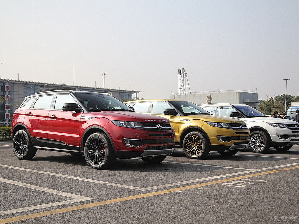 Üç kat daha ucuz Çinli Evoque peynir ekmek gibi satıyor