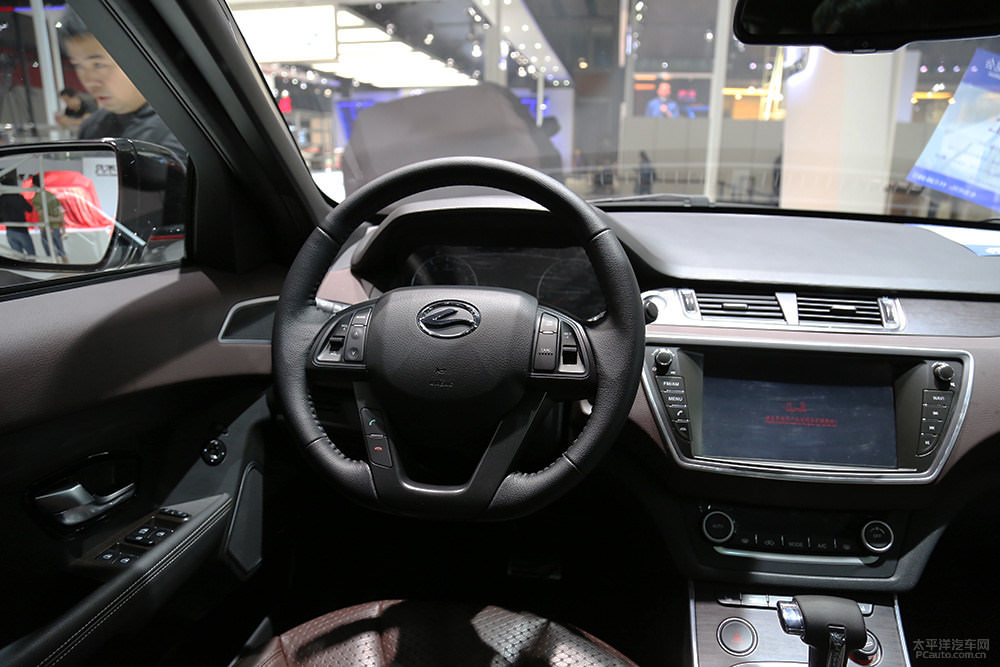 Üç kat daha ucuz Çinli Evoque peynir ekmek gibi satıyor