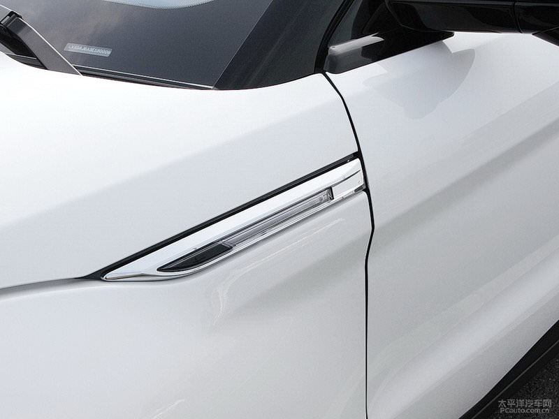 Üç kat daha ucuz Çinli Evoque peynir ekmek gibi satıyor