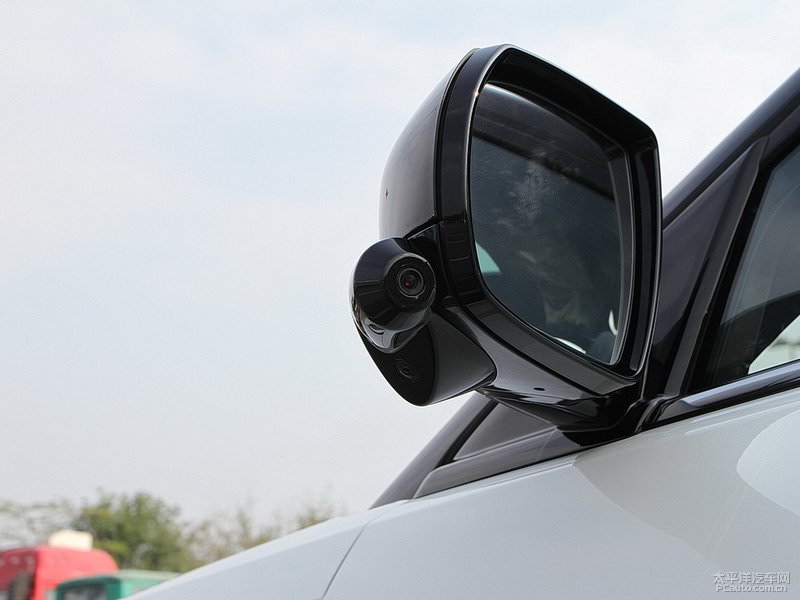 Üç kat daha ucuz Çinli Evoque peynir ekmek gibi satıyor