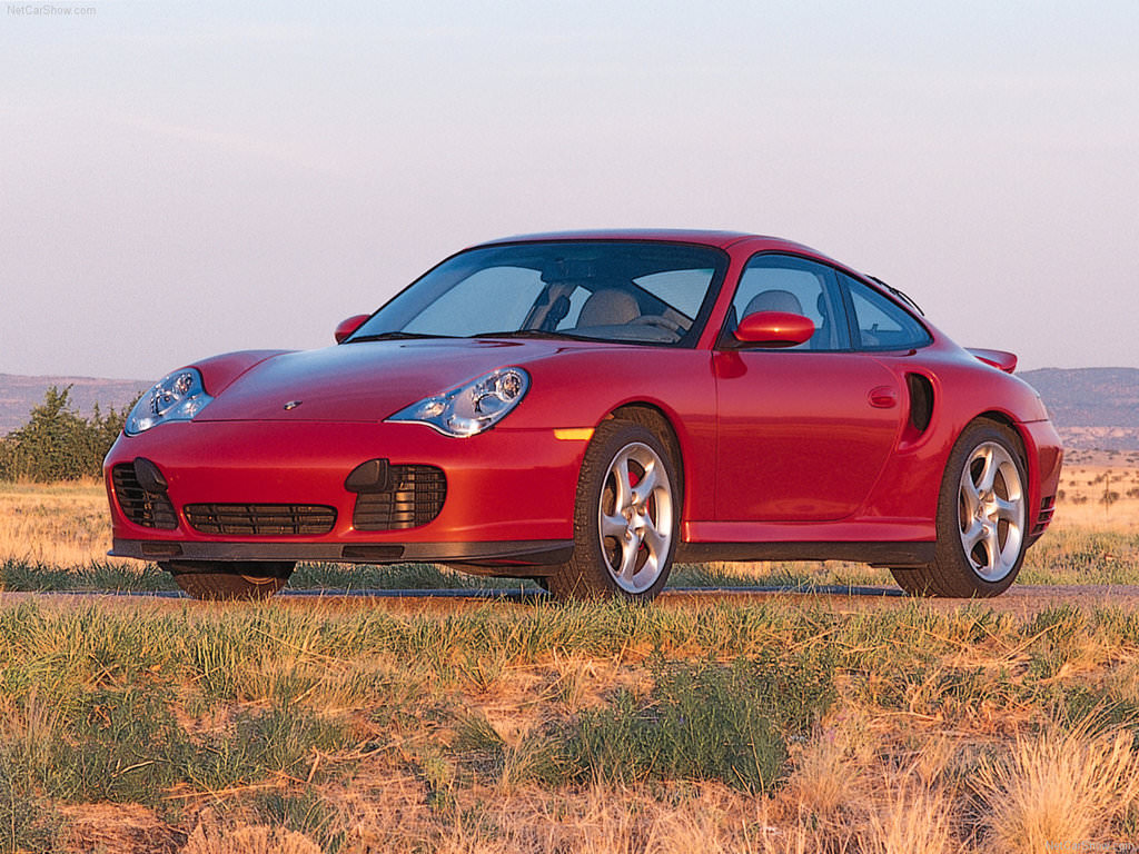 Porsche 911 Turbo ile 949,513 km yol yaptı