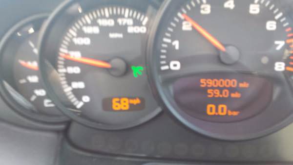 Porsche 911 Turbo ile 949,513 km yol yaptı