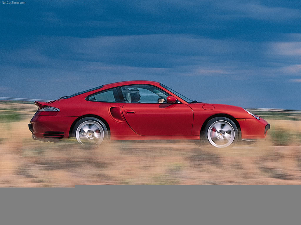 Porsche 911 Turbo ile 949,513 km yol yaptı