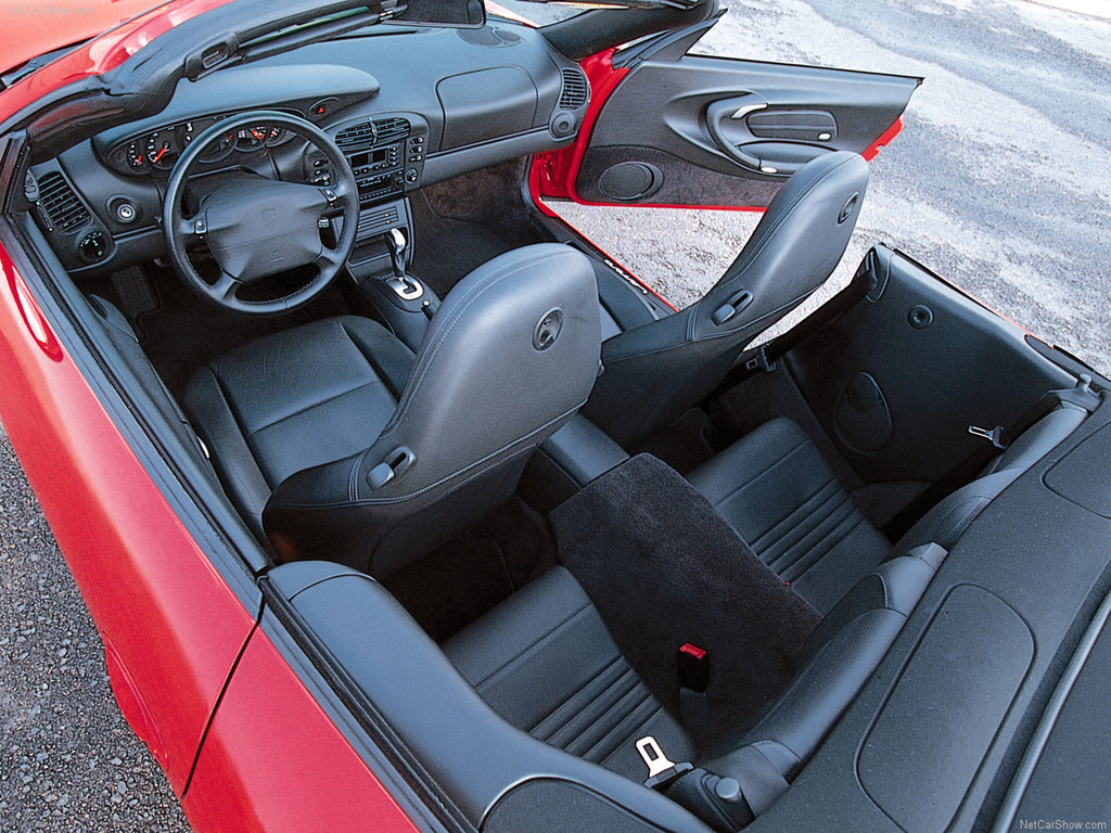 Porsche 911 Turbo ile 949,513 km yol yaptı