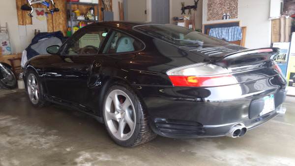 Porsche 911 Turbo ile 949,513 km yol yaptı