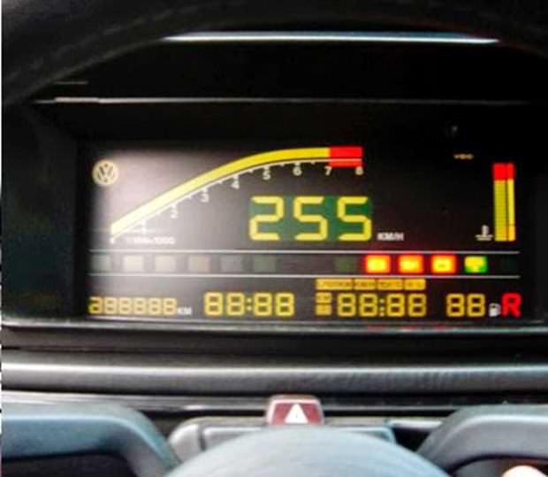 80'li yıllara damgasını vuran otomobil konsolları