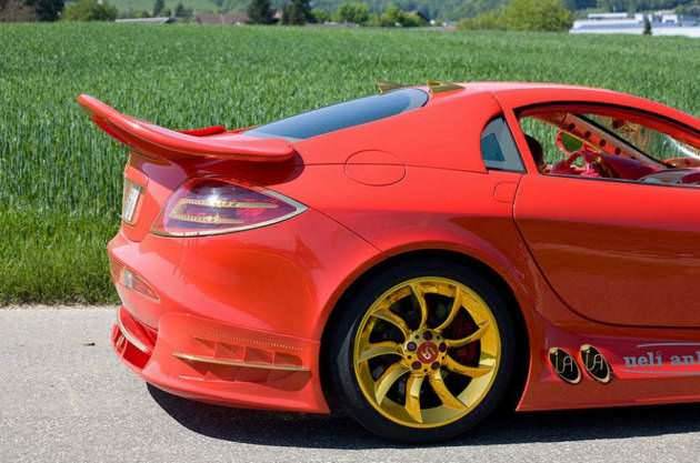 Mercedes McLaren SLR'ını altın kapladı