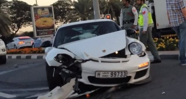 Hurdaya dönen lüks otomobiller