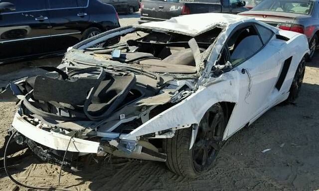 Hurdaya dönen lüks otomobiller