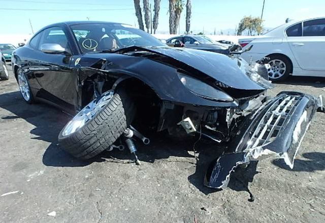 Hurdaya dönen lüks otomobiller