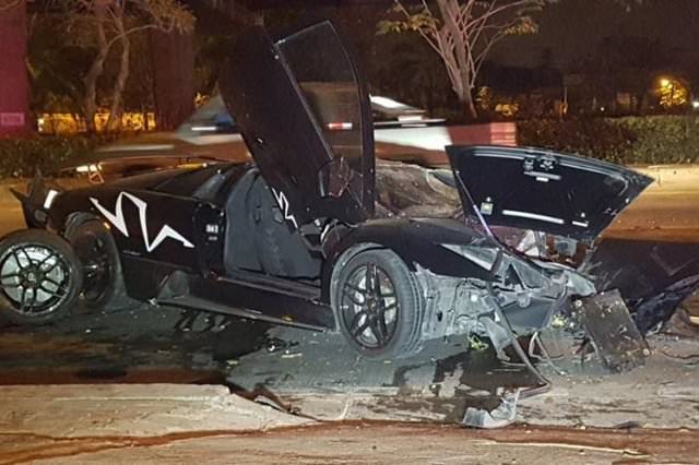 Hurdaya dönen lüks otomobiller
