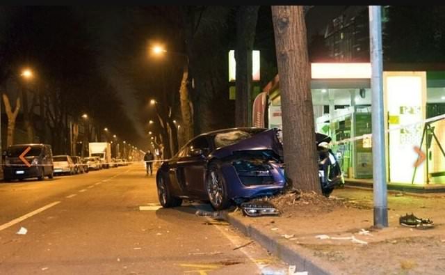 Hurdaya dönen lüks otomobiller