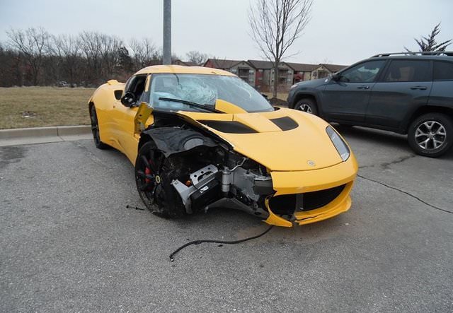 Hurdaya dönen lüks otomobiller