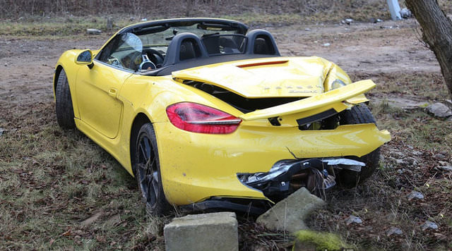 Hurdaya dönen lüks otomobiller