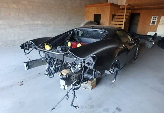 Hurdaya dönen lüks otomobiller