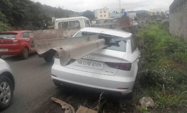 Hurdaya dönen lüks otomobiller