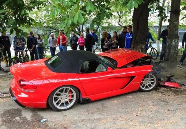 Hurdaya dönen lüks otomobiller