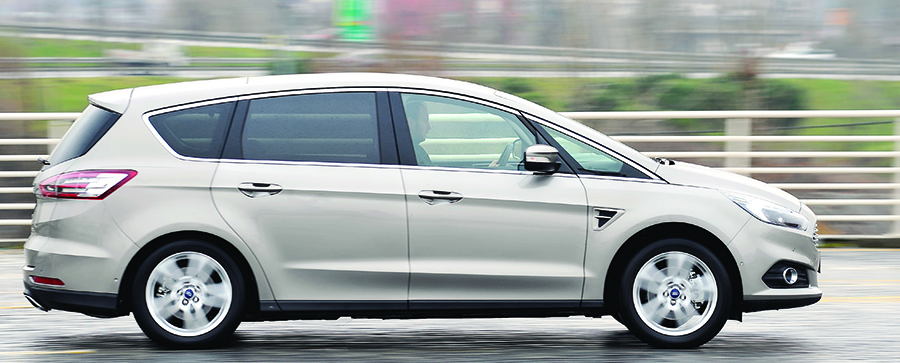 Test · Ford S-Max 2.0 TDCi Powershift Titanium