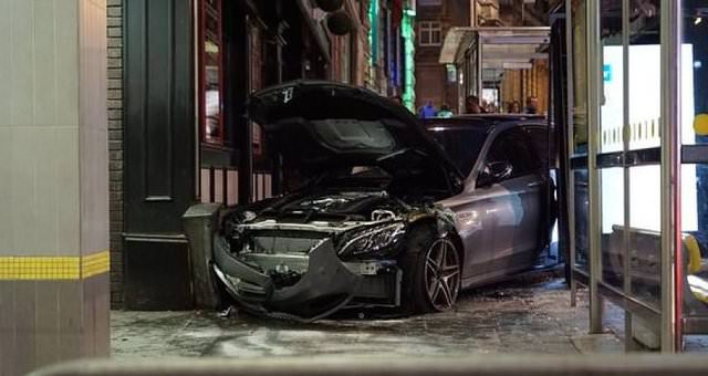 Hurdaya dönen lüks otomobiller