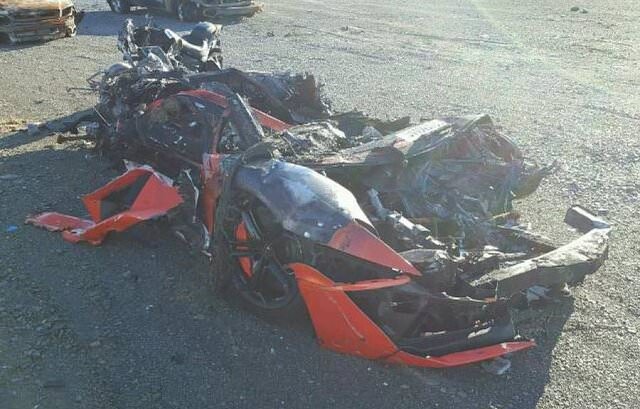 Hurdaya dönen lüks otomobiller